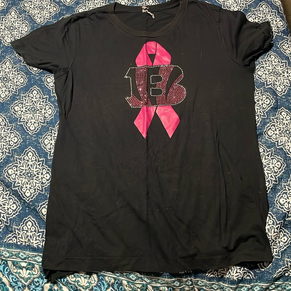 Black and Pink Breast Cancer Awareness Bengals women’s Shirt size xl